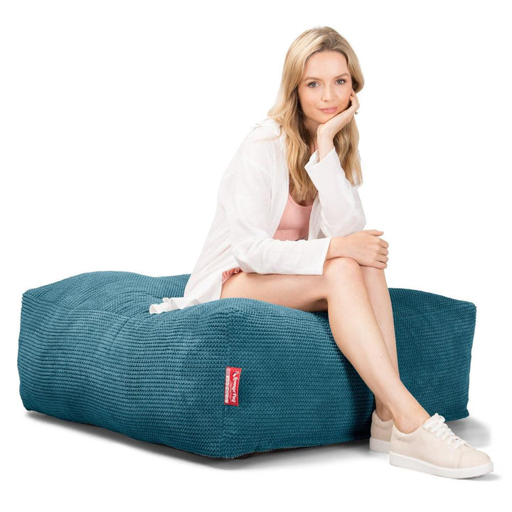 Lounge Pug, Pouf Ottomano, C250L CloudSac, Imbottito Di Fiocchi Di Lattice e Poliestere, Pompon Egeo Blu